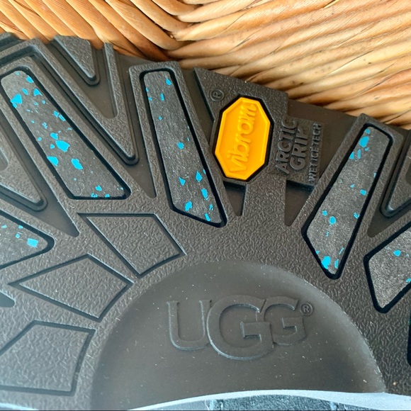 UGG Isley Black Waterproof Boots - Picture 8 of 9